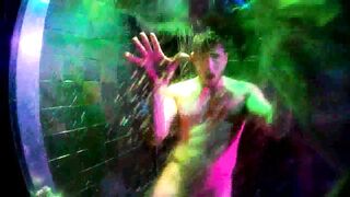 48 - 18th Sep 2017) Video by me of Ace Era dancing in the shower at Saloon, Minneapolis