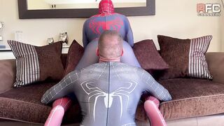 Sucking Spider-Man off - Gay Porn Video