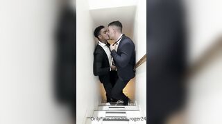 big-roger-mira-como-folle-a-mi-amigo-del-gym - Gay Porn