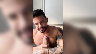 Alejo Ospina with Teninchlondon - Gay Porn