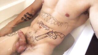 Rare+video+of+insanely+hot+model++Alec+Nysten+nude+jerk+off+in+bath+tub+