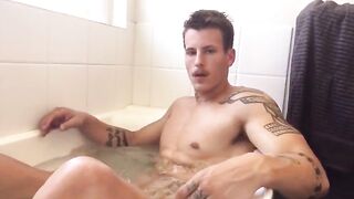 Rare+video+of+insanely+hot+model++Alec+Nysten+nude+jerk+off+in+bath+tub+