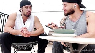 Lowi devorou o cuzinho de Mike Bebecito - Gay Porn Video